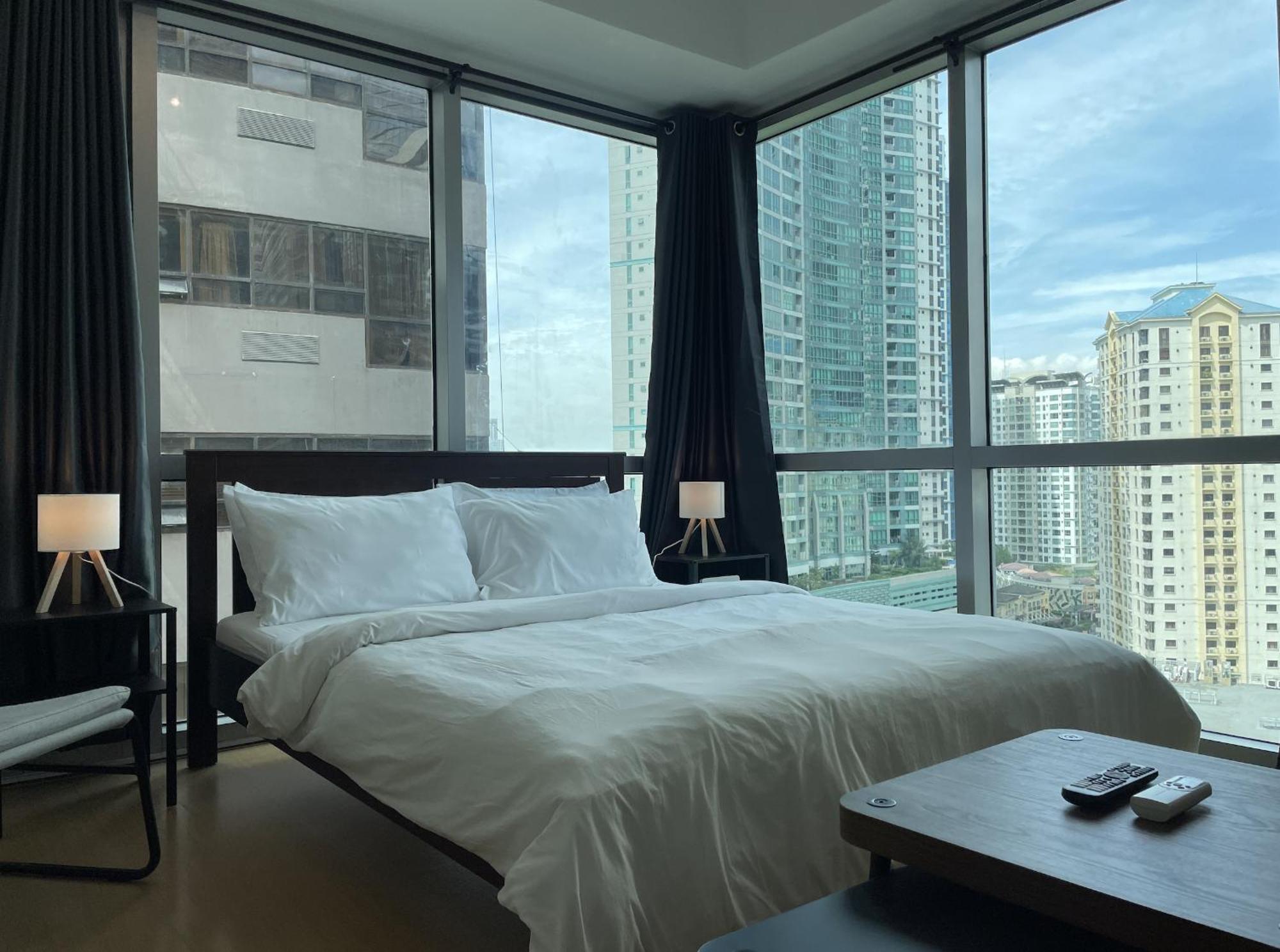 Prime Avant Bgc Location Apartments By Ph Staycation Manila Ngoại thất bức ảnh