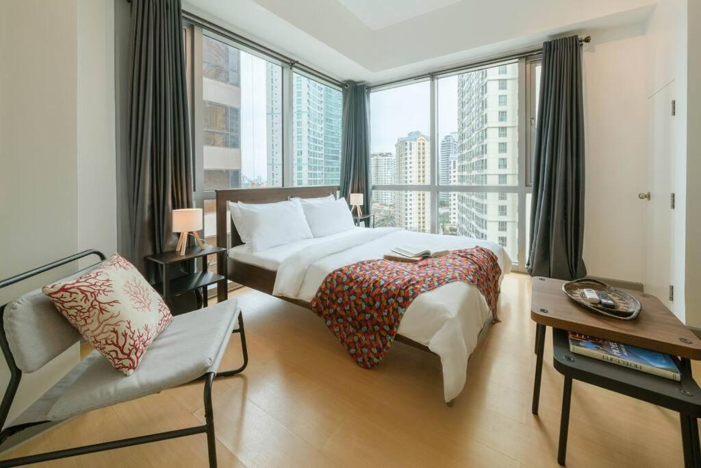 Prime Avant Bgc Location Apartments By Ph Staycation Manila Ngoại thất bức ảnh